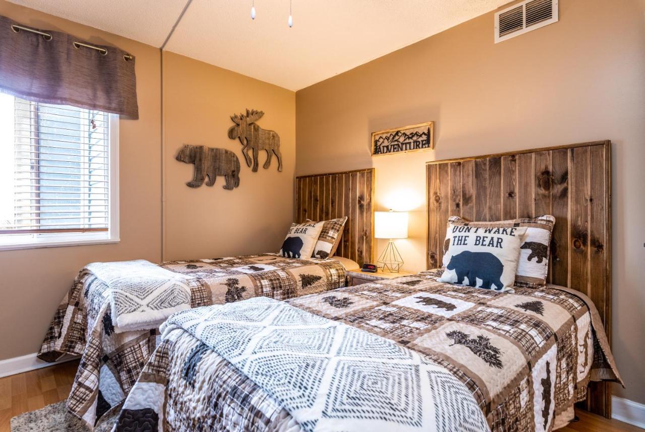 Sky High Views!!-Peak Mountaintop-Outdoor Pool-Close To Downtown-Private Balcony-Wifi-Cable Gatlinburg Luaran gambar