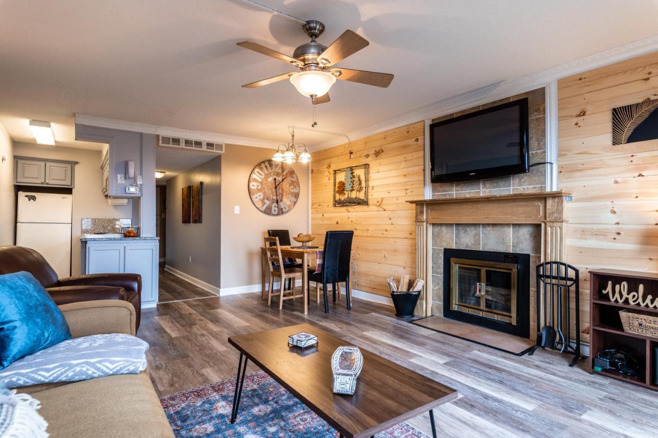 Sky High Views!!-Peak Mountaintop-Outdoor Pool-Close To Downtown-Private Balcony-Wifi-Cable Gatlinburg Luaran gambar