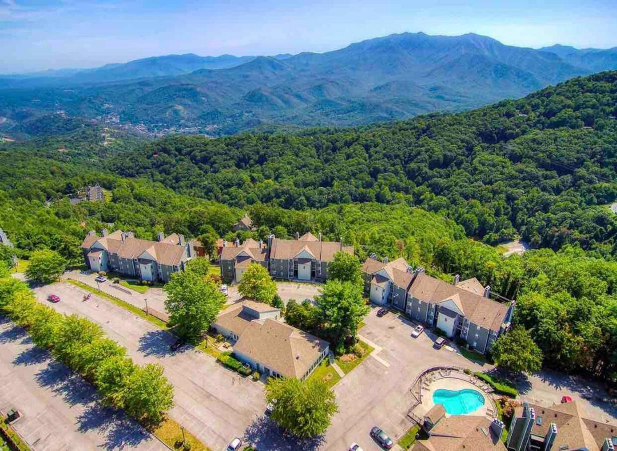Sky High Views!!-Peak Mountaintop-Outdoor Pool-Close To Downtown-Private Balcony-Wifi-Cable Gatlinburg Luaran gambar