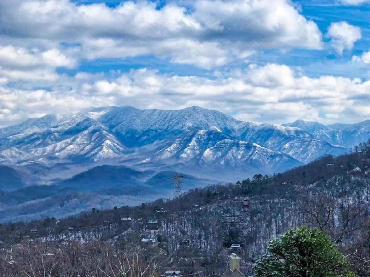 Sky High Views!!-Peak Mountaintop-Outdoor Pool-Close To Downtown-Private Balcony-Wifi-Cable Gatlinburg Luaran gambar