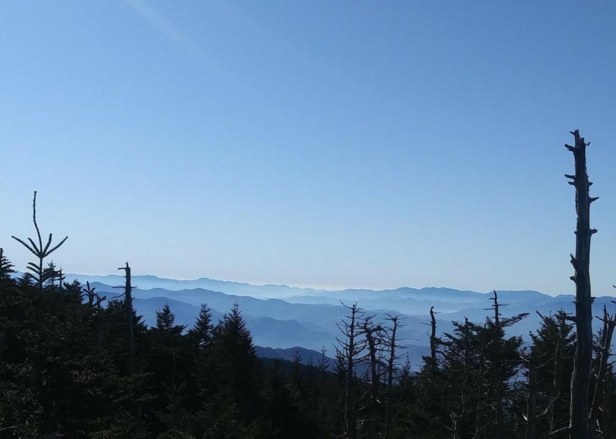 Sky High Views!!-Peak Mountaintop-Outdoor Pool-Close To Downtown-Private Balcony-Wifi-Cable Gatlinburg Luaran gambar
