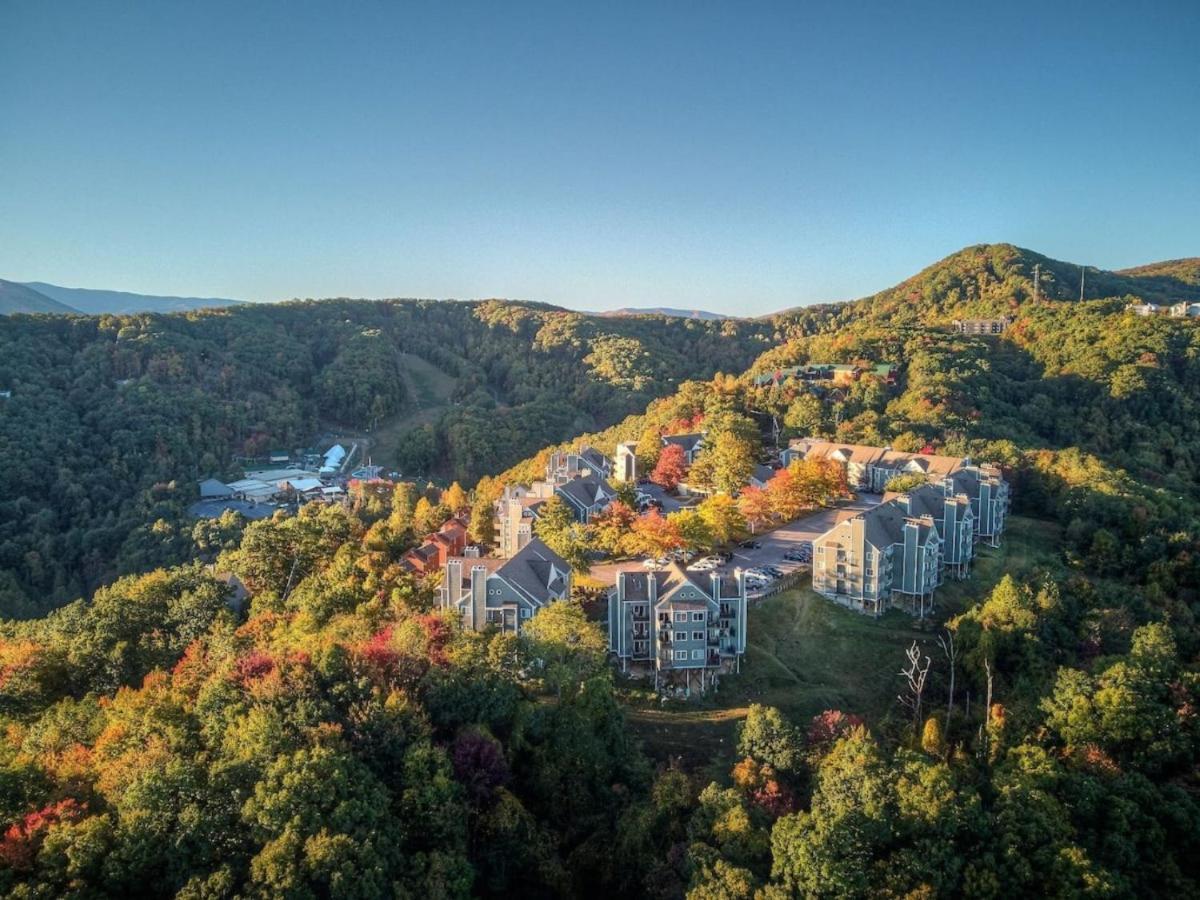 Sky High Views!!-Peak Mountaintop-Outdoor Pool-Close To Downtown-Private Balcony-Wifi-Cable Gatlinburg Luaran gambar