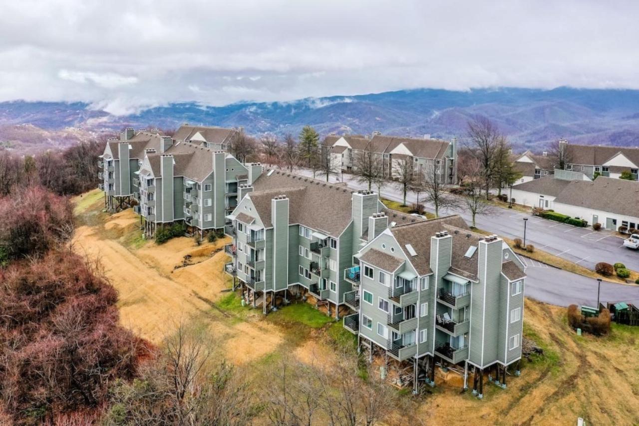 Sky High Views!!-Peak Mountaintop-Outdoor Pool-Close To Downtown-Private Balcony-Wifi-Cable Gatlinburg Luaran gambar